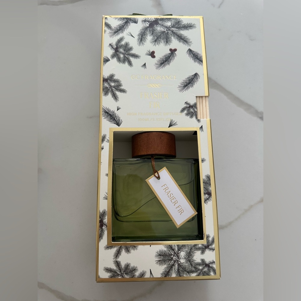 Frasier Fir Diffuser - Green. NWT!!